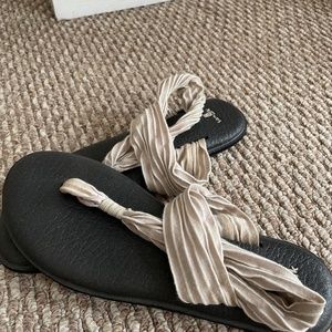 Sanuk sandals